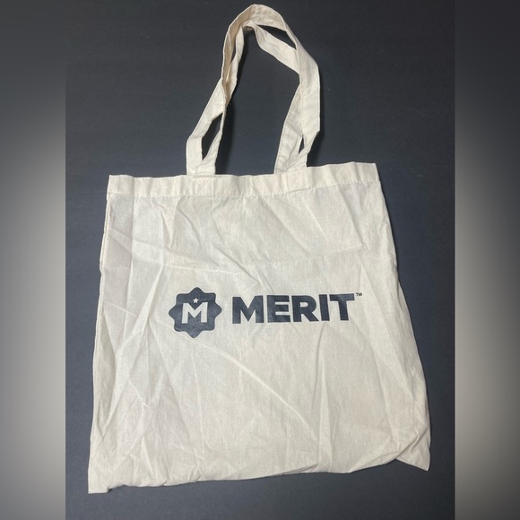 Merit‎ bag - Picture 1 of 5